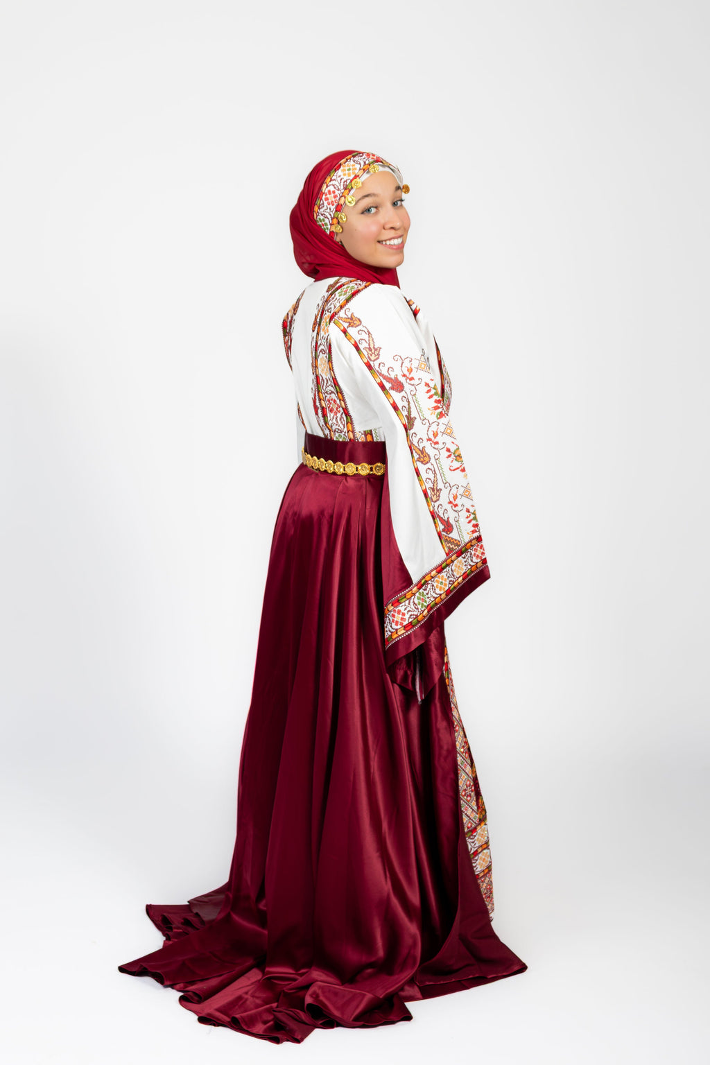 The Lamees Thobe - Bridal White and Burgundy Traditional Full tatreez Back and Front Thobe With Matching Head Veil