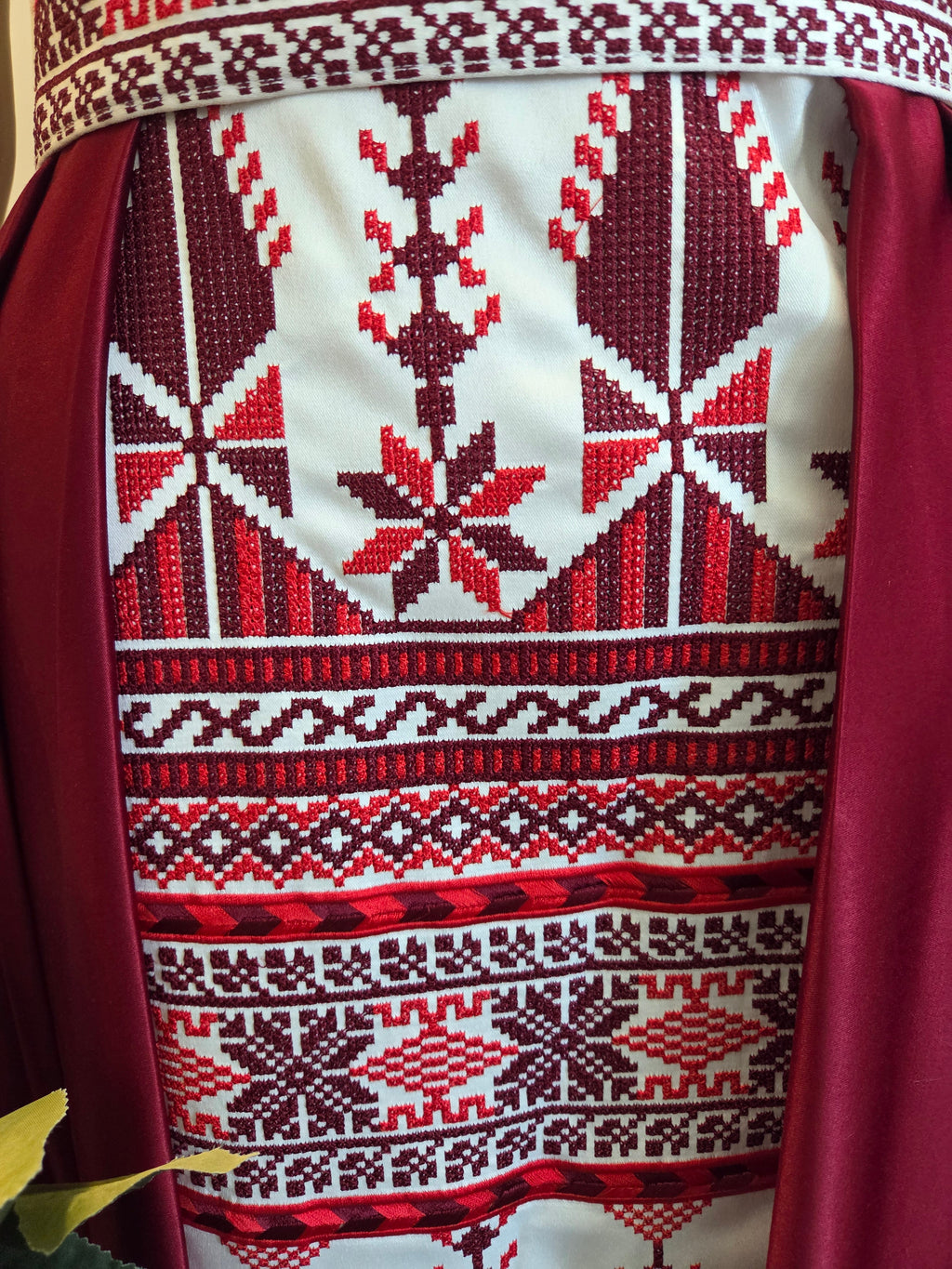 'The Yaffa Thobe - Burgundy and White Bridal sleeveless Off Shoulder Long Train Thobe Dress