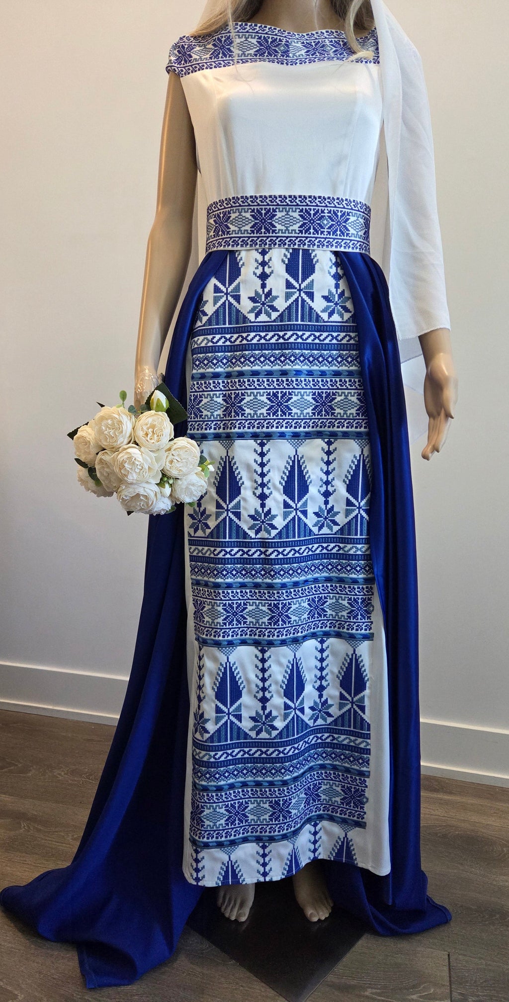 Yaffa Thobe - Blue and White Bridal sleeveless long Tail Thobe dress (Embroidered Tatreez Palestinian Jordanian Thobe)